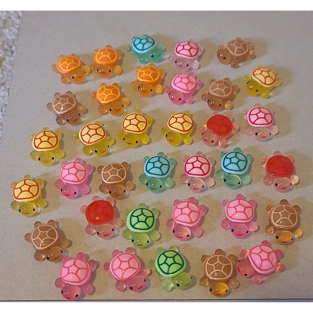 Lot of 35 Tiny Plastic Turtles Multicolor